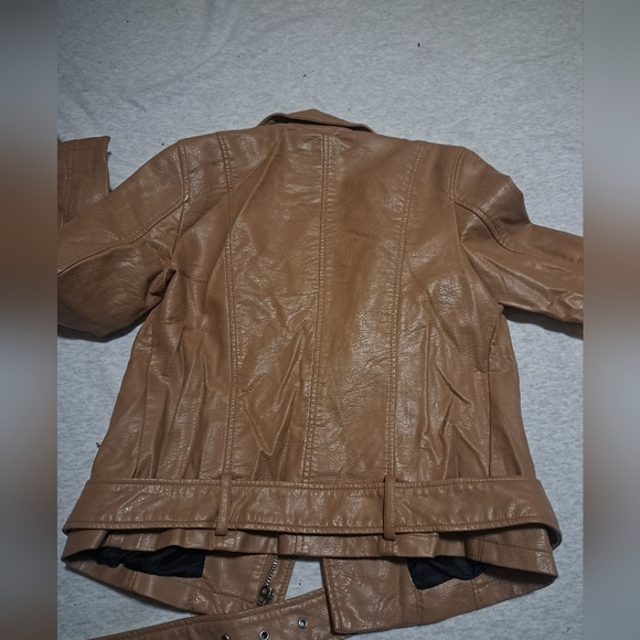 Forever  21 tan faux leather jacket size small - Picture 5 of 5